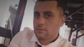 VIDEO Un bărbat, în vârstă de 34 de ani, a murit inexplicabil în avion. Acesta se întorcea alături de soția lui în România